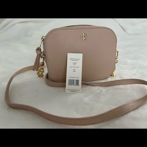 Tory Burch Robinson Round Crossbody In Light Oak Colour